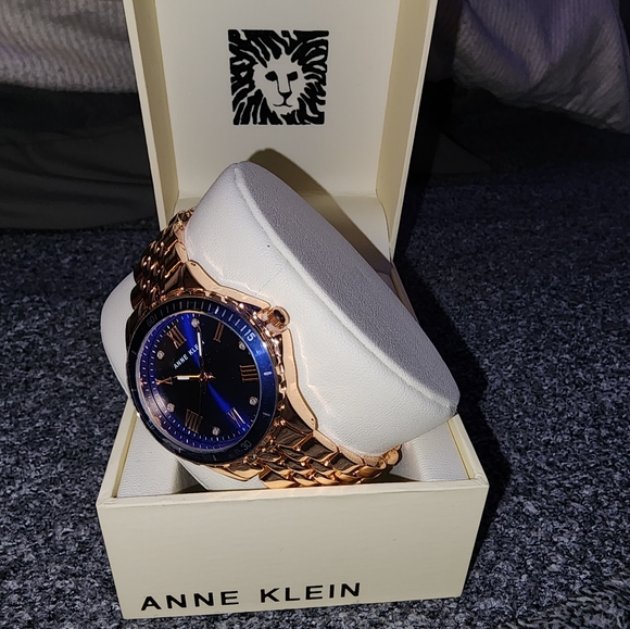 Anne Klein woman's wrist watch - Picture 2 of 4